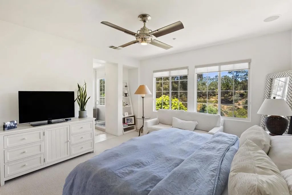572 Beach St.