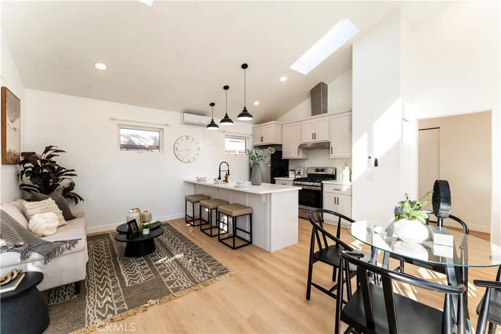 Photo of 16124 San Fernando Mission, Granada Hills, CA 91344 (MLS # SR26083402)