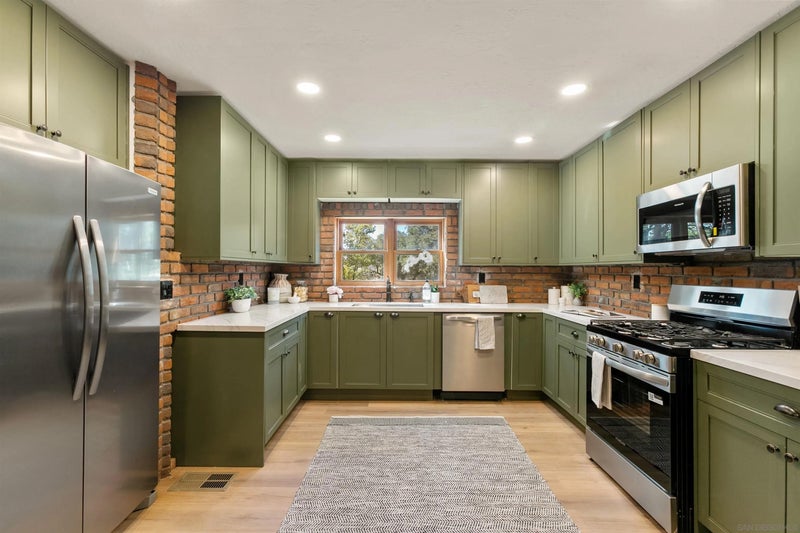 1392 Manzanita