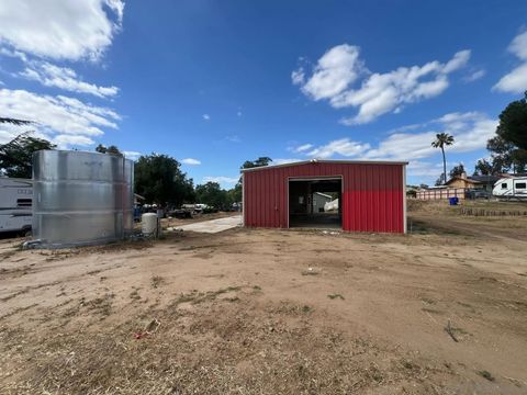 Photo of 2562 Mitten Ln, Ramona, CA 92065 (MLS # 260010042)