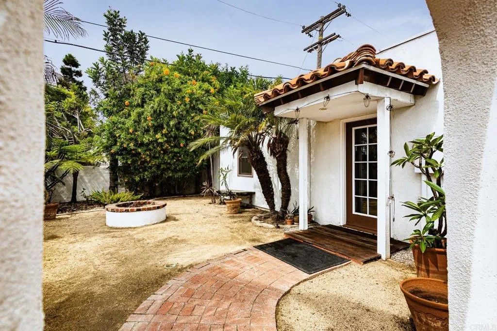 Photo of 774 Laguna Dr, Carlsbad, CA 92008 (MLS # NDP2509231)