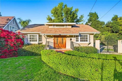 Photo of 715 Mountain View Street, Altadena, CA 91001 (MLS # PW25273074)