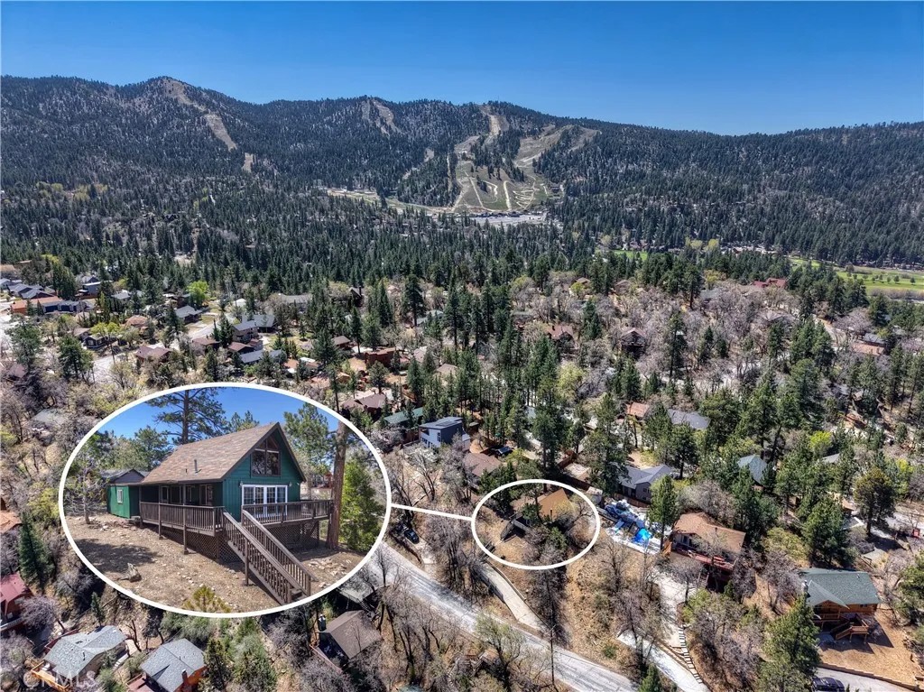 697 Villa Grove