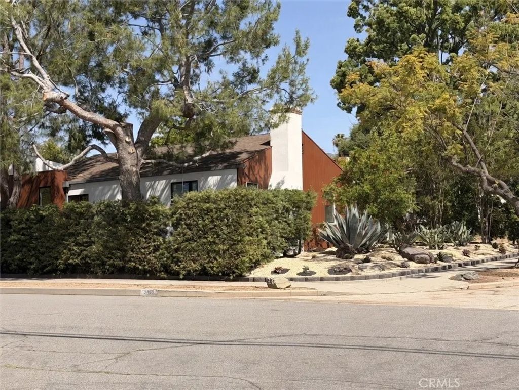 Photo of 2489 Garfias Drive, Pasadena, CA 91104 (MLS # AR26086419)