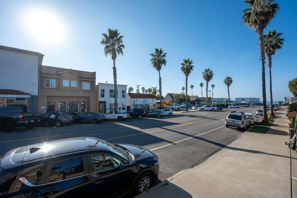 Photo of 4741 Point Loma Ave #201, San Diego, CA 92106 (MLS # 260020169)