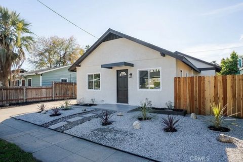Photo of 508 Vermont Street, Altadena, CA 91001 (MLS # CV26008833)