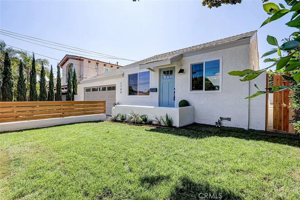 Photo of 1706 2nd, Manhattan Beach, CA 90266 (MLS # SB25272168)
