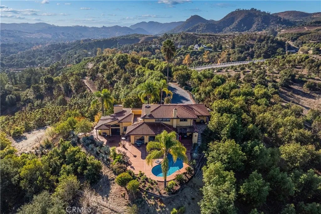 23192 De Anza