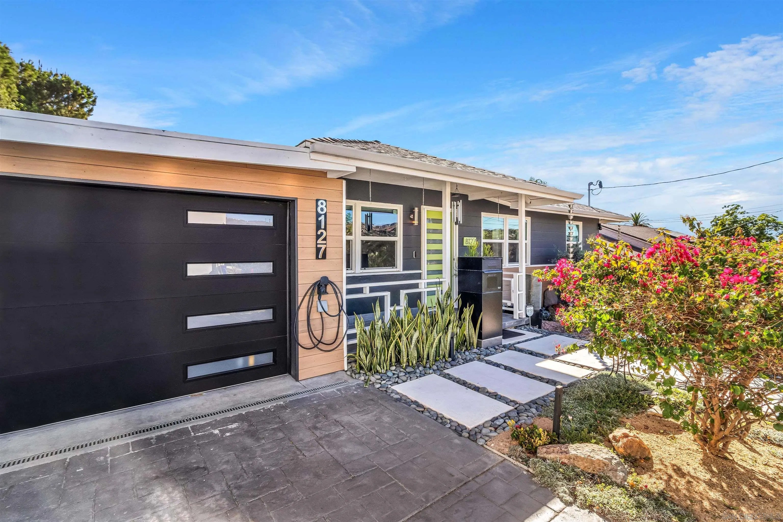 8127 Golden Ave