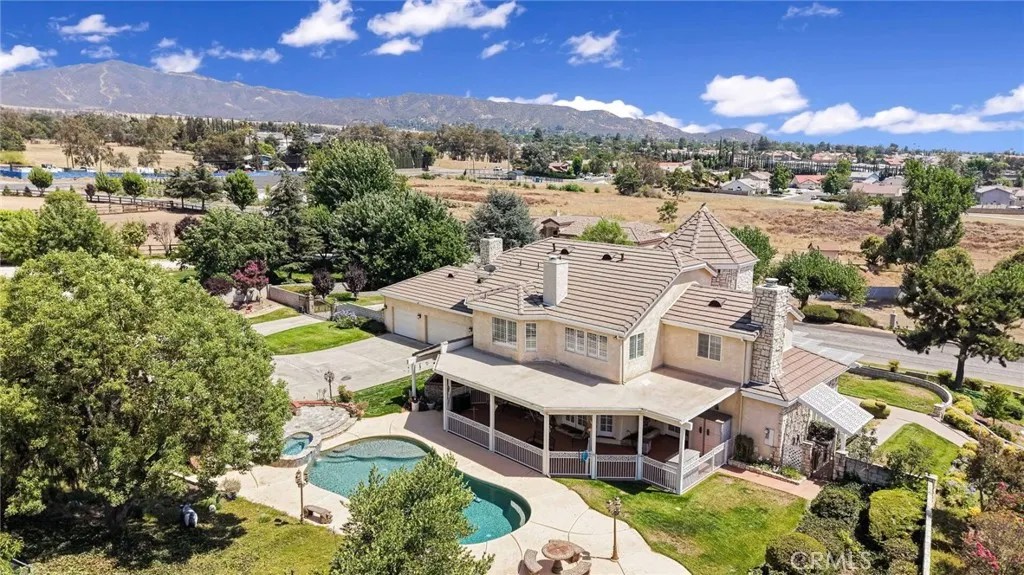 10389 Walnut Grove Court