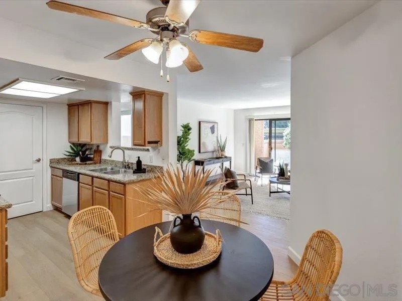 12019 Alta Carmel Ct 282