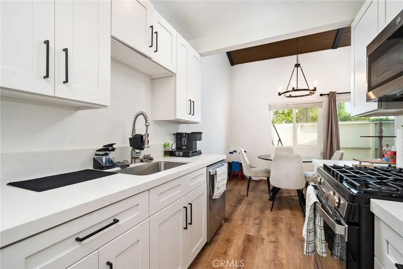 1342 W 8th Street