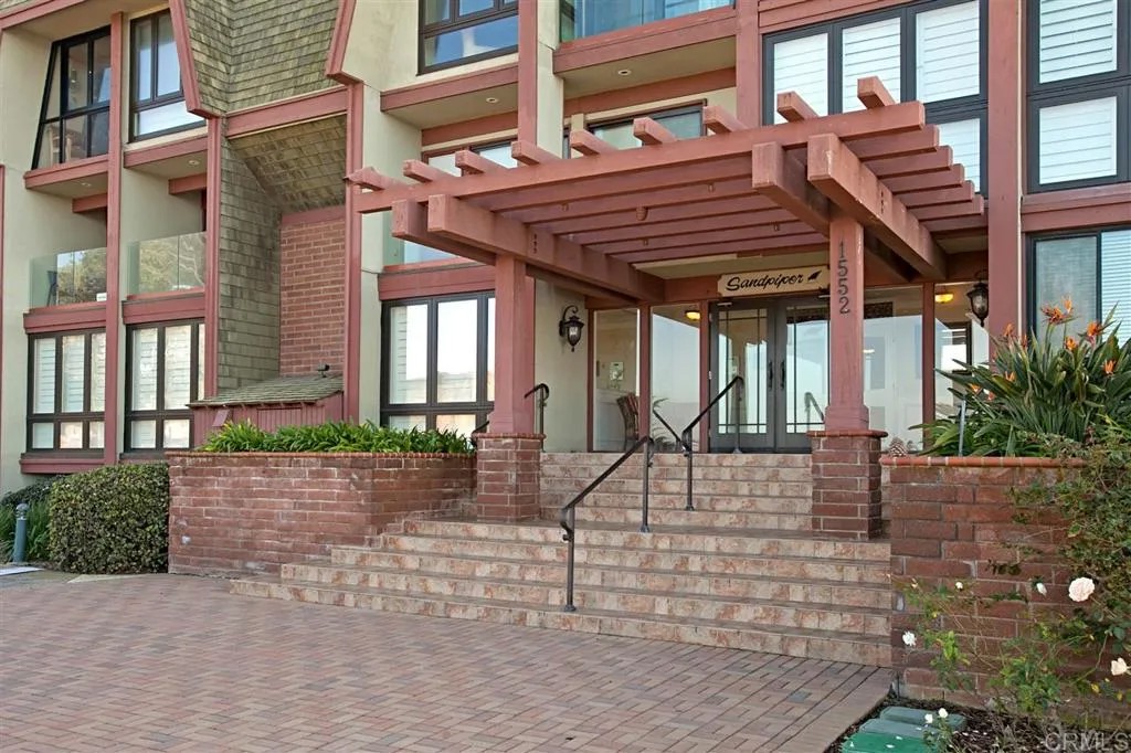 1552 CAMINO DEL MAR 402