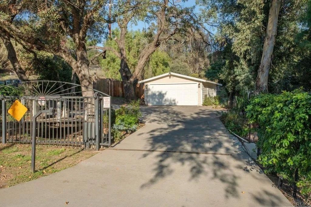 Photo of 26623 N Lake Wolford Rd, Valley Center, CA 92082 (MLS # NDP2511303)