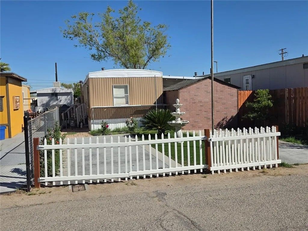 Photo of 12751 Mariposa Rd #Space 38, Victorville, CA 92395 (MLS # CV26061085)
