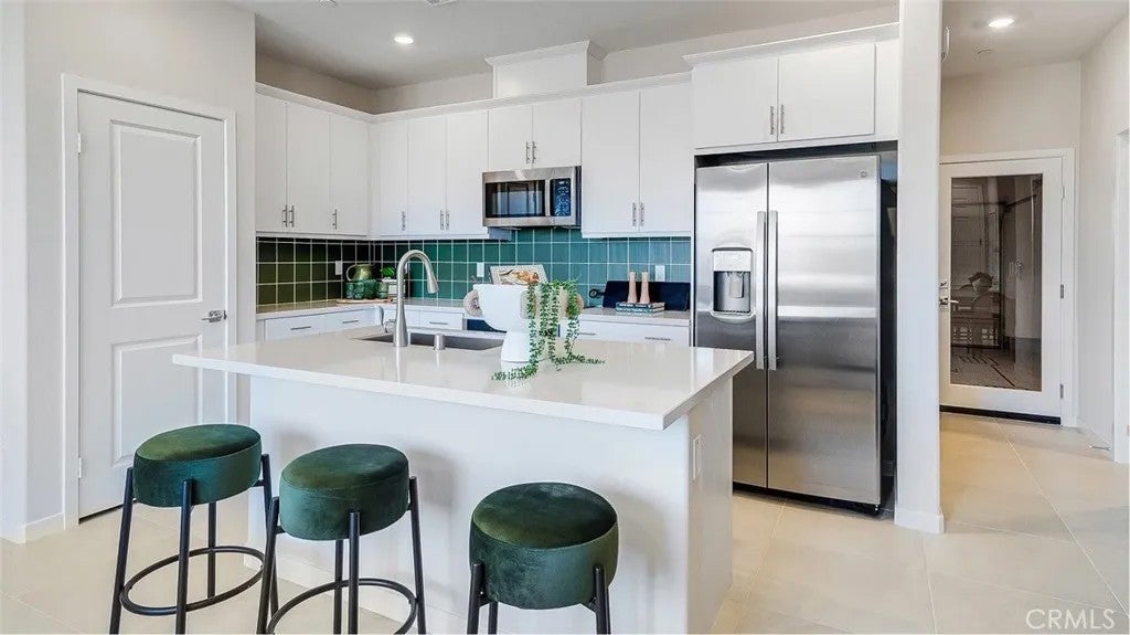 2715 Cloudview Privado