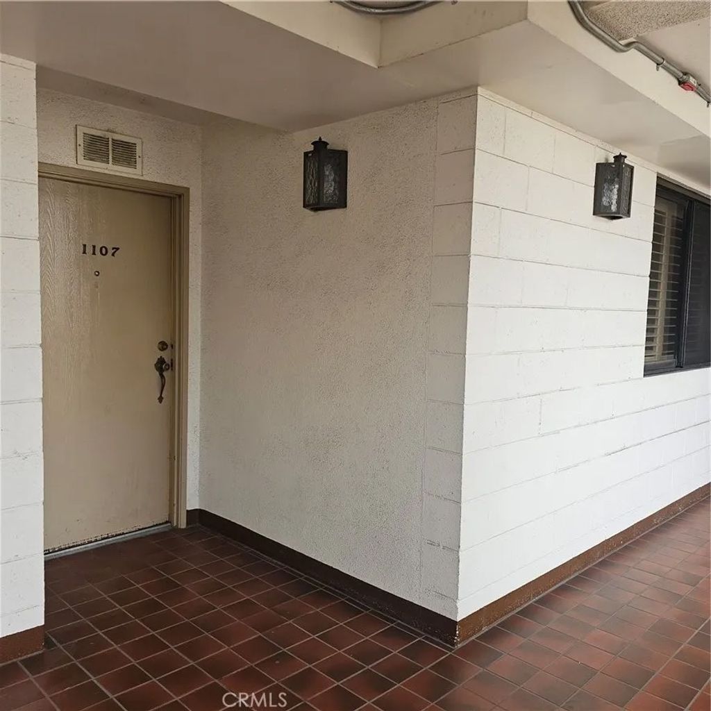 Photo of 1750 E Ocean Blvd #1107, Long Beach, CA 90802 (MLS # PW25277103)