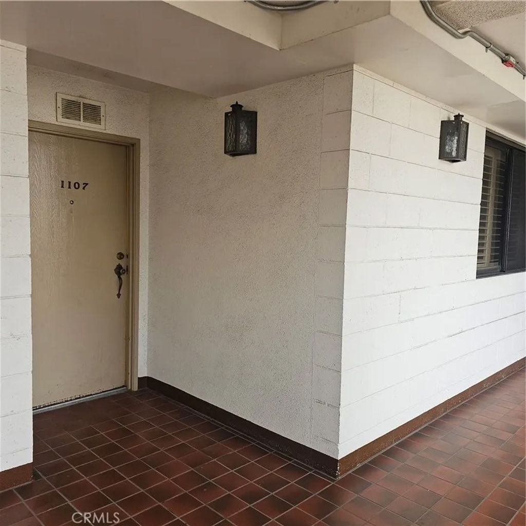 Photo of 1750 E Ocean Blvd #1107, Long Beach, CA 90802 (MLS # PW25277103)