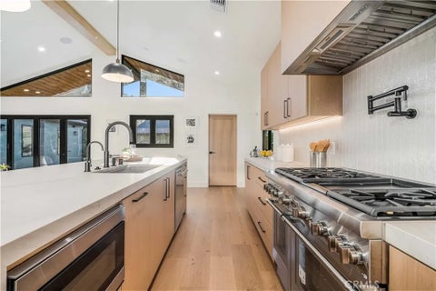 Tiny photo for 5525 Wortser Avenue, Sherman Oaks, CA 91401 (MLS # SR26217089)
