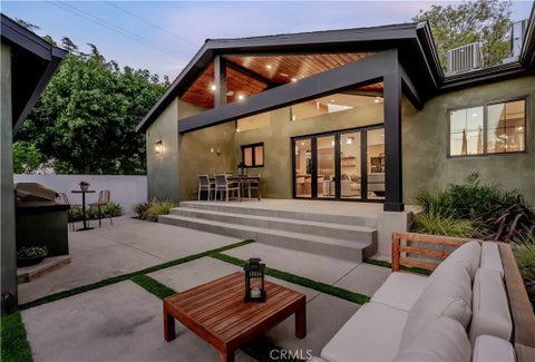 Tiny photo for 5525 Wortser Avenue, Sherman Oaks, CA 91401 (MLS # SR26217089)