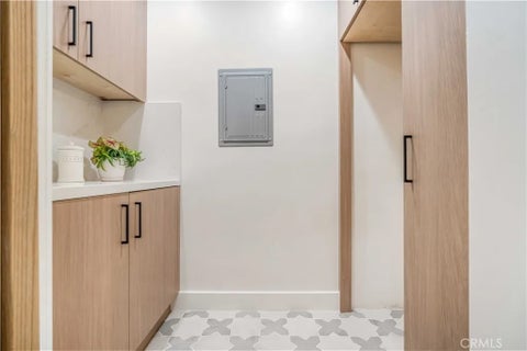 Tiny photo for 5525 Wortser Avenue, Sherman Oaks, CA 91401 (MLS # SR26217089)