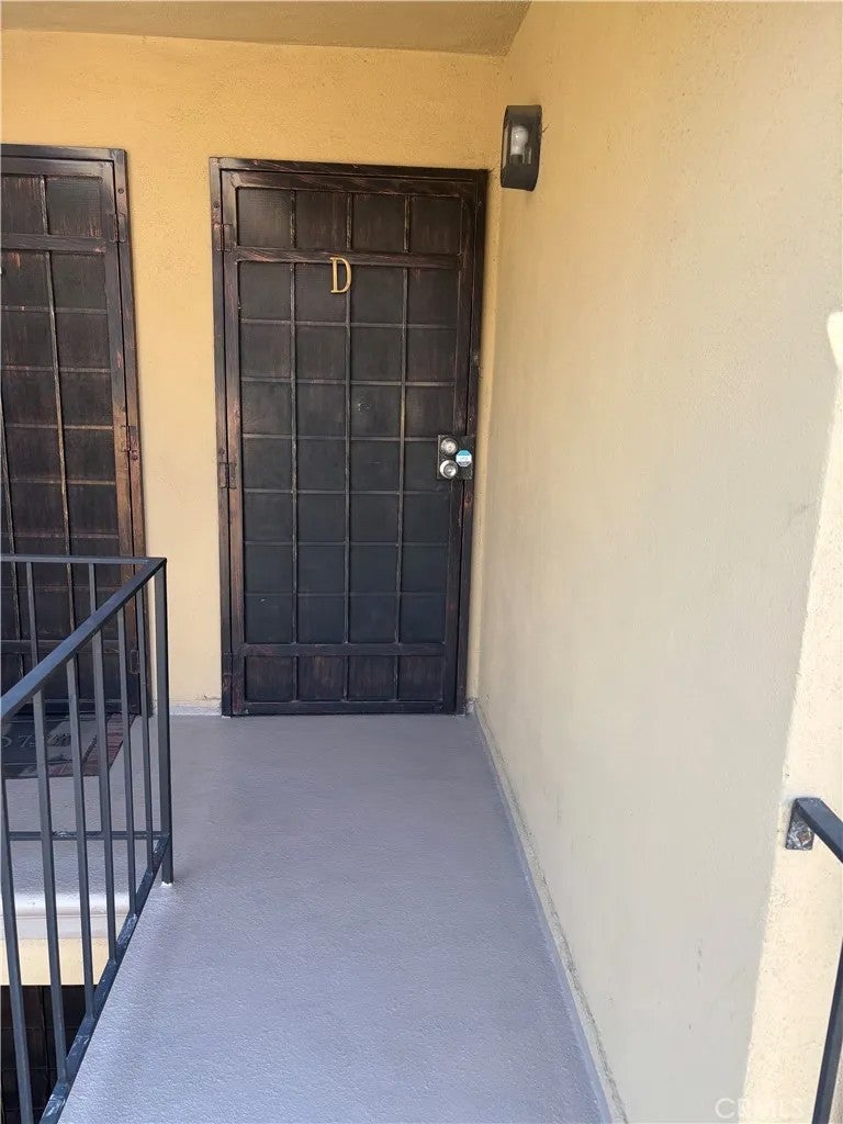 1837 W Gramercy