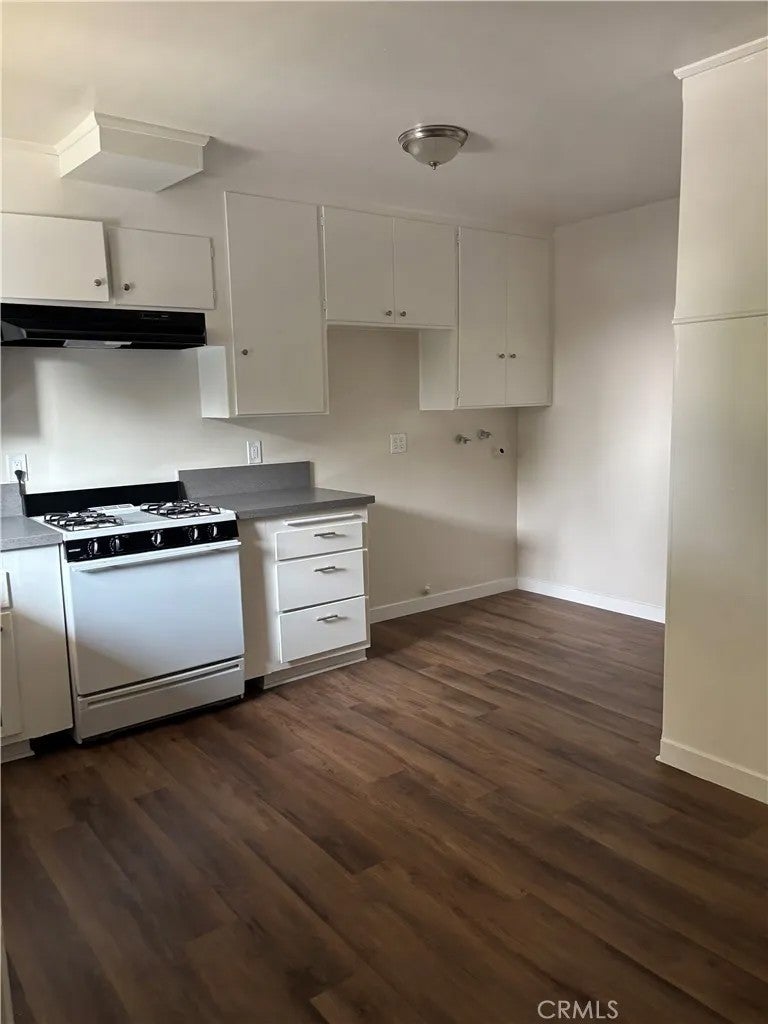 1837 W Gramercy