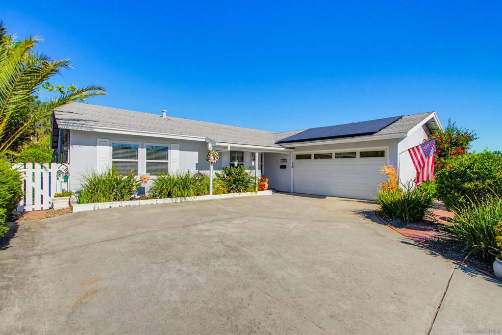 Photo of 16872 Pinata Dr, San Diego, CA 92128 (MLS # 260006598)