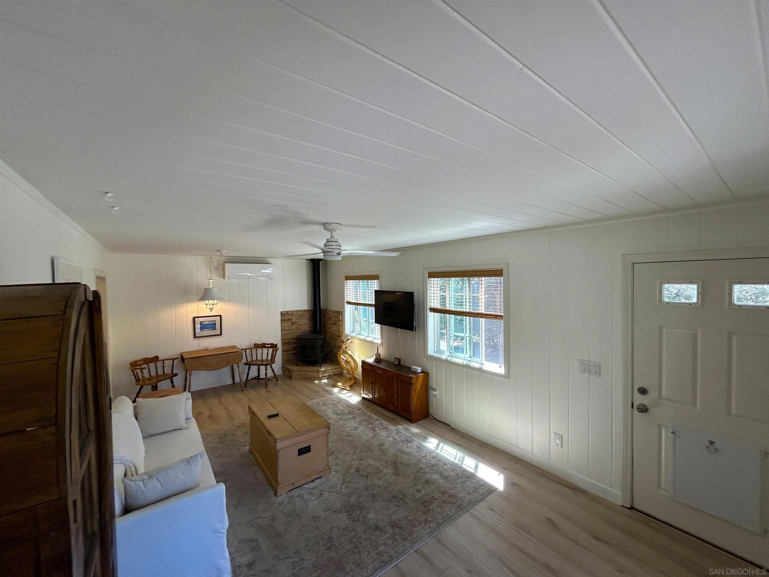 2735 Salton Vista Dr