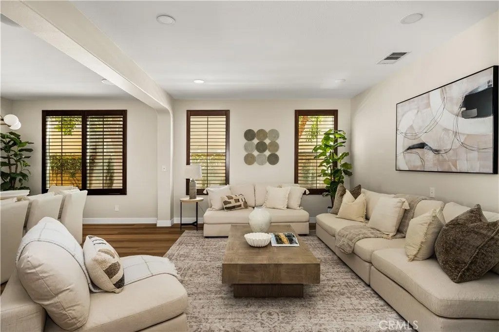 Photo of 6 Thorn Hill, Irvine, CA 92602 (MLS # PW26136550)