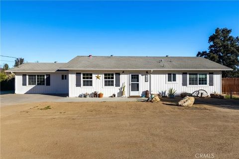 Photo of 4680 Whispering Oak Way, Paso Robles, CA 93446 (MLS # NS25275639)