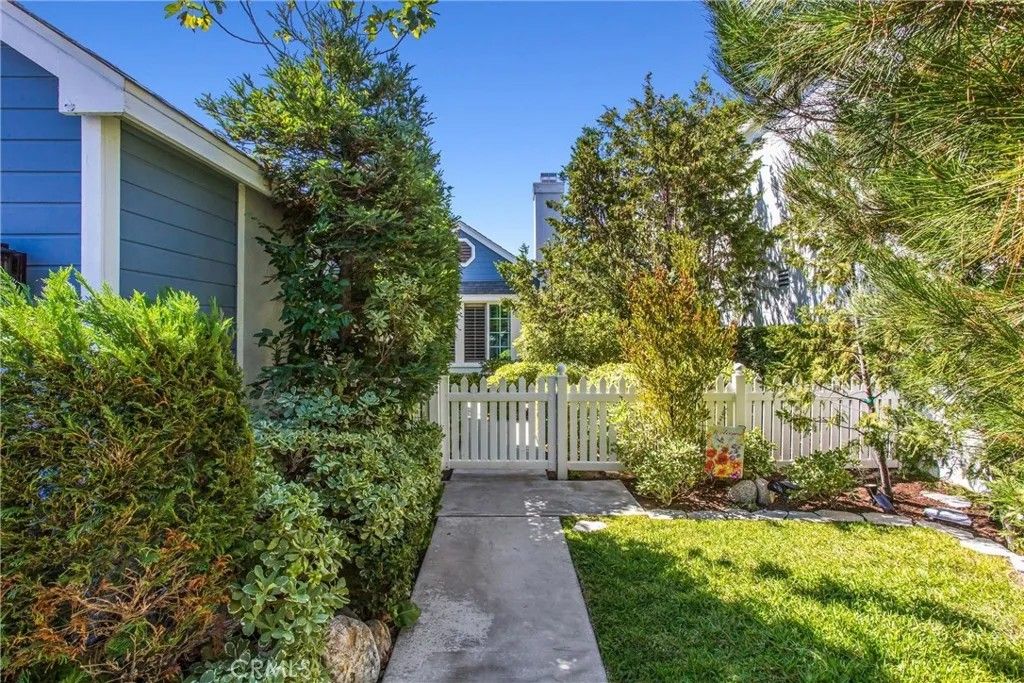 Photo of 21055 Carob Ln, Mission Viejo, CA 92691 (MLS # IG25237927)