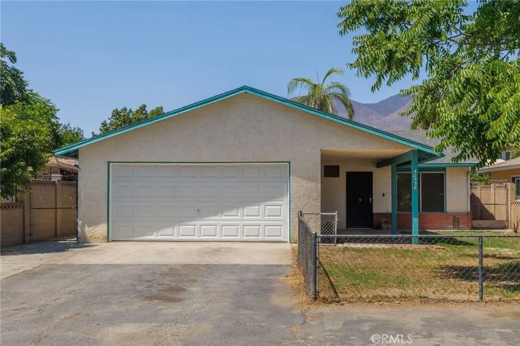 Photo of 40538 Cypress Avenue, San Jacinto, CA 92583 (MLS # SW26114266)