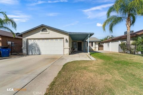 Photo of 539 11th Street, Mcfarland, CA 92350 (MLS # NS25232631)