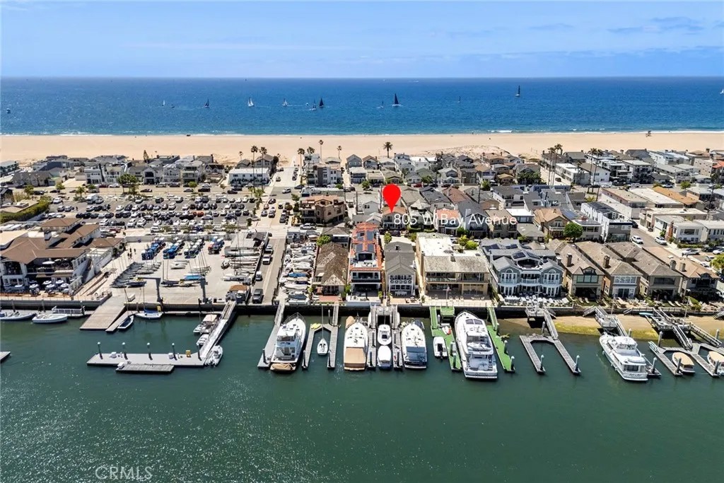 805 W Bay