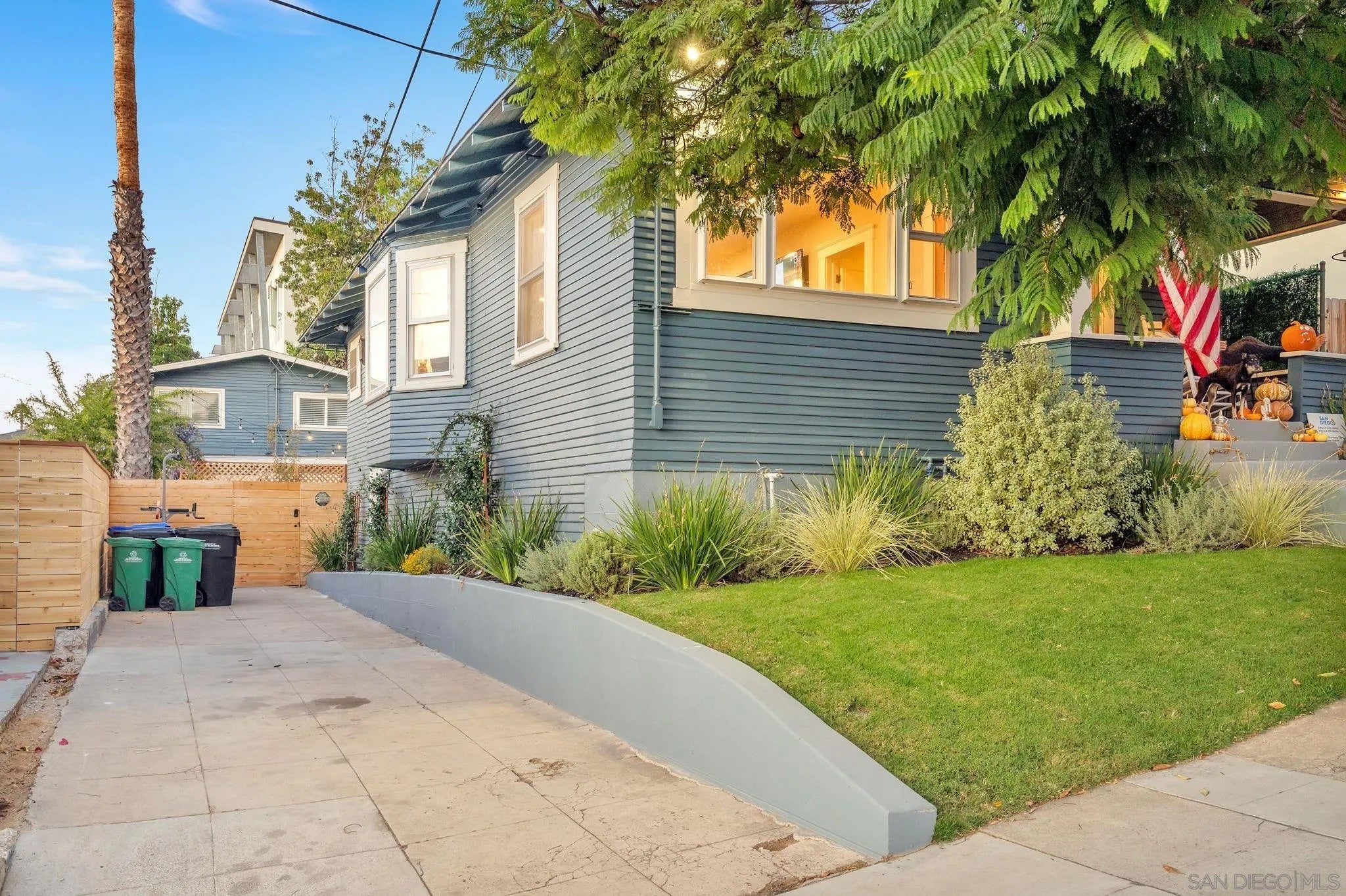 418 W Ivy Street