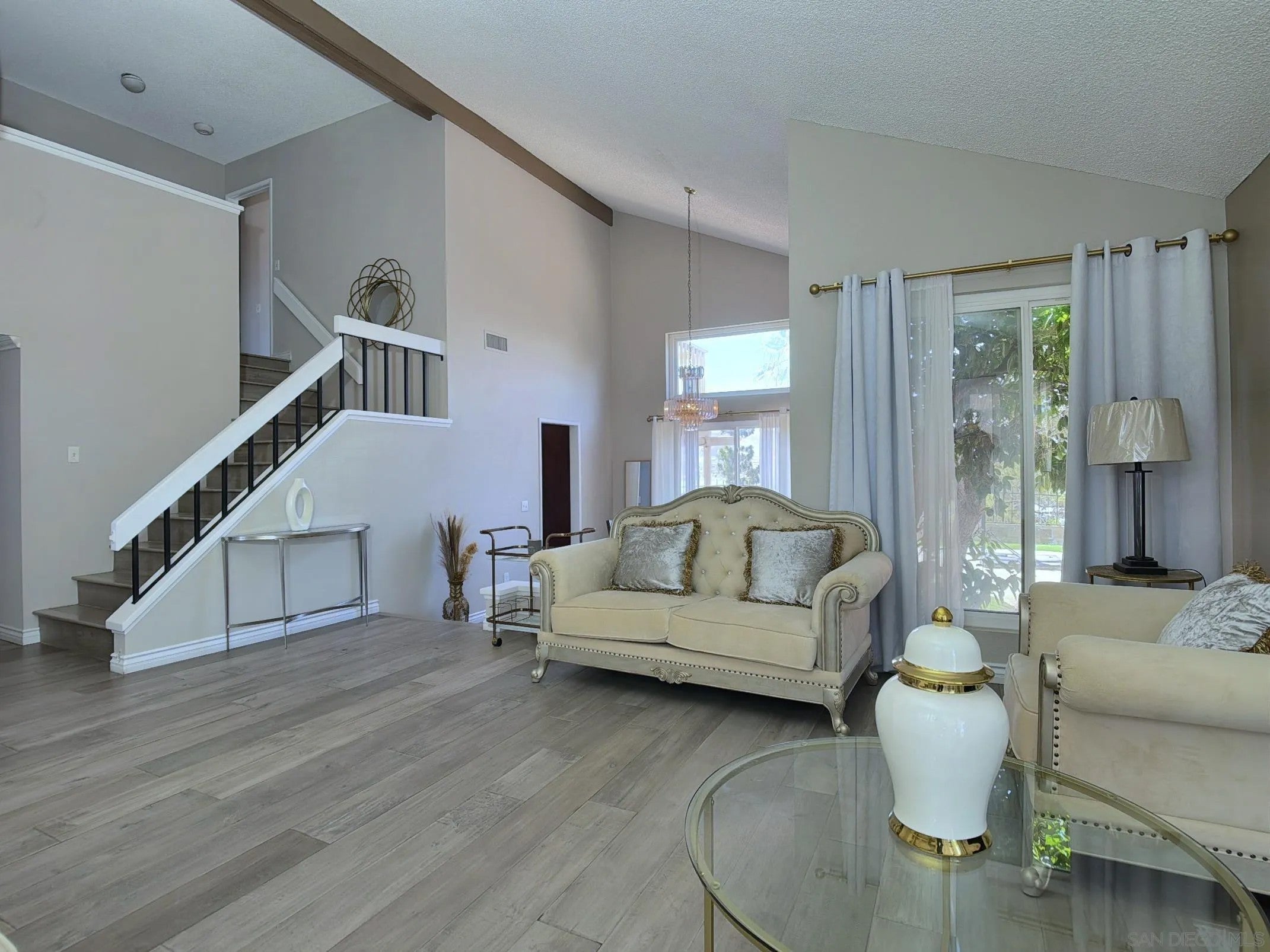 10295 Moorpark