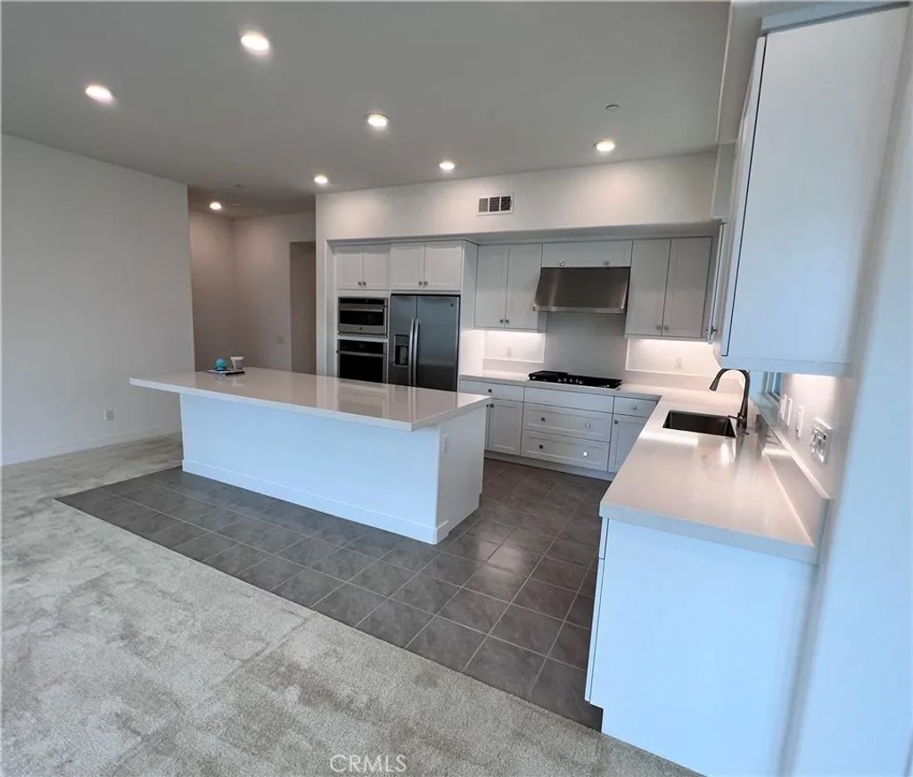 Photo of 215 Sash, Irvine, CA 92618 (MLS # OC25268494)