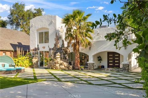 Photo of 1290 E Woodbury Rd, Pasadena, CA 91104 (MLS # DW26015047)