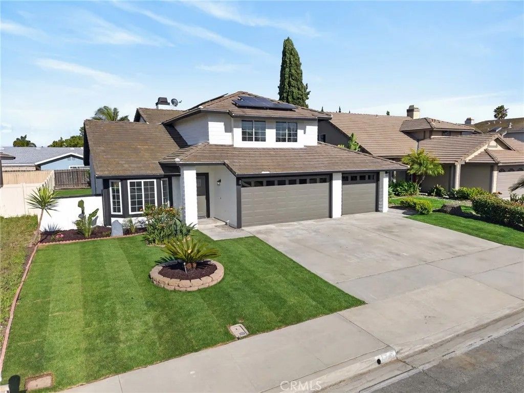 Photo of 774 Foxwood DR, Oceanside, CA 92057 (MLS # SW26098505)
