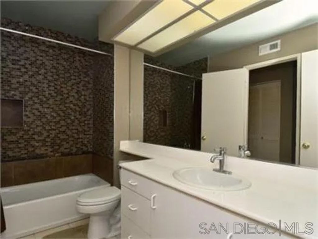 Photo of 2191 Cabo Bahia, Chula Vista, CA 91914 (MLS # 250045821)