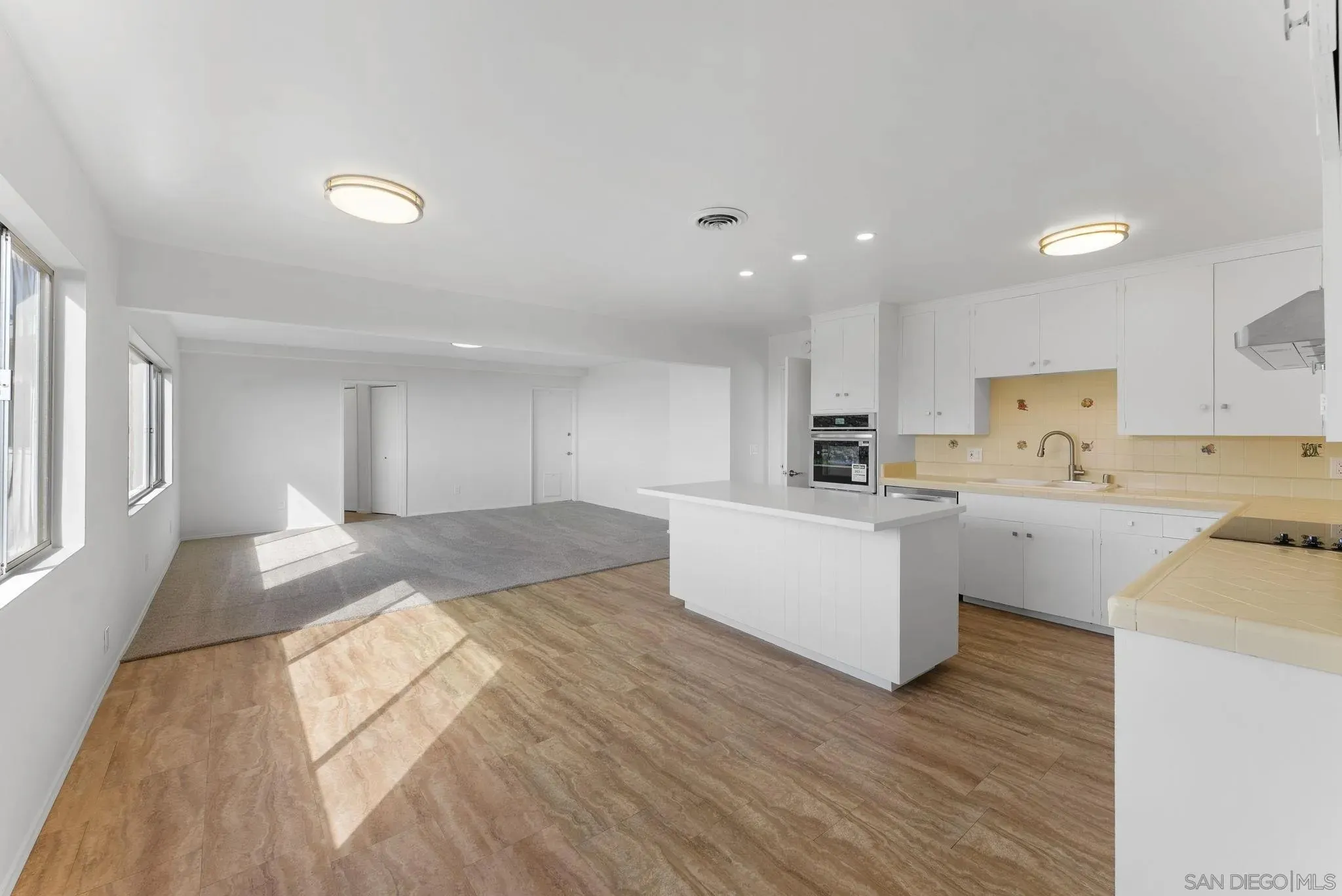 La Jolla, California 92037, United States, 3 Bedrooms Bedrooms, ,3 BathroomsBathrooms,Residential,Active,165341