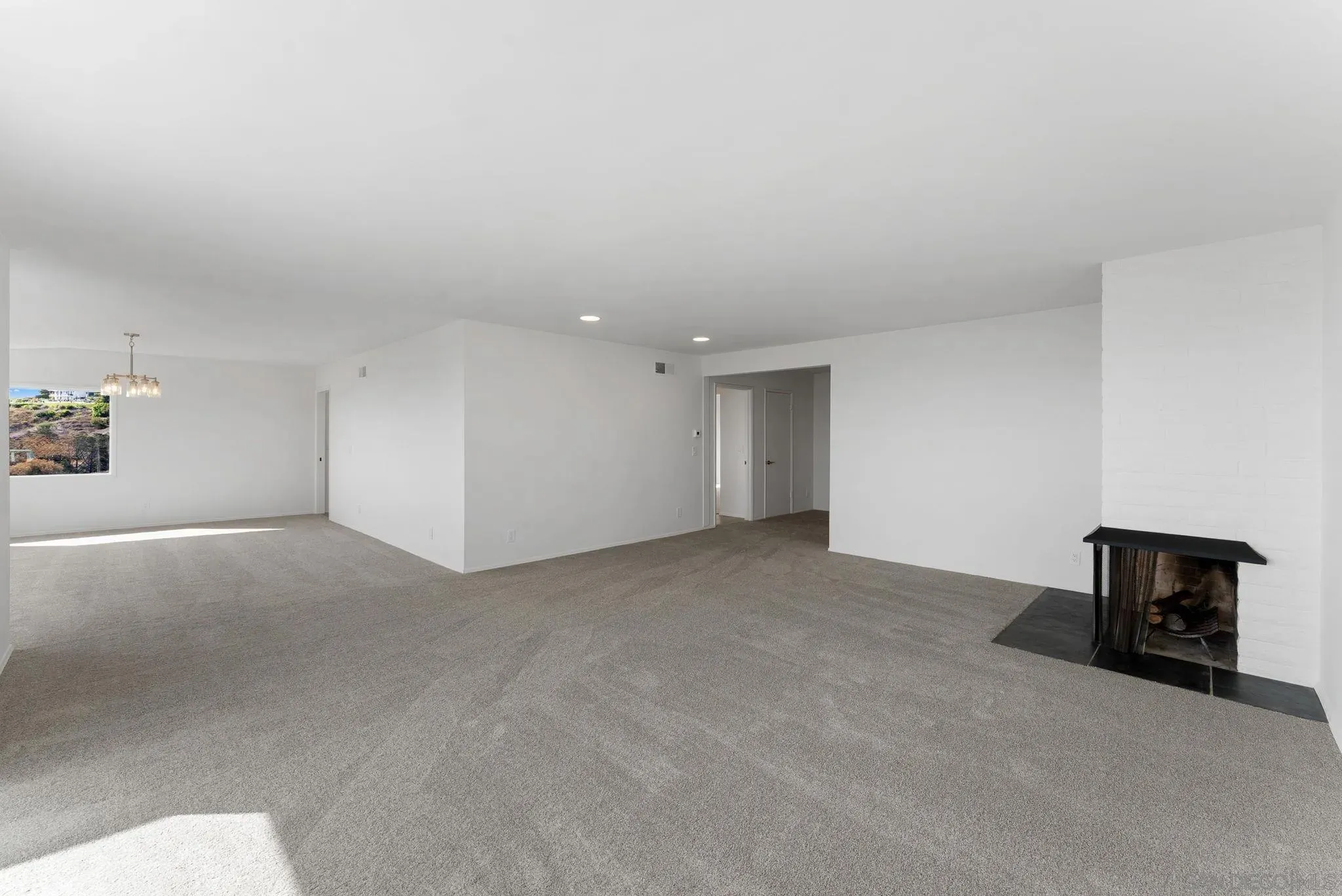 La Jolla, California 92037, United States, 3 Bedrooms Bedrooms, ,3 BathroomsBathrooms,Residential,Active,165341