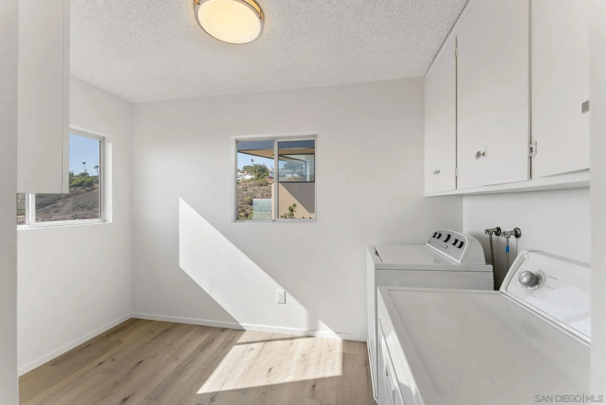 La Jolla, California 92037, United States, 3 Bedrooms Bedrooms, ,3 BathroomsBathrooms,Residential,Active,165341