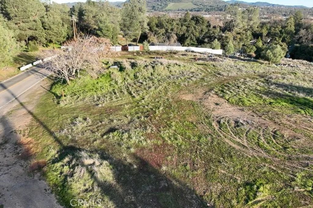 Photo of 3150 Ciwa, Clearlake, CA 95422 (MLS # LC26025639)