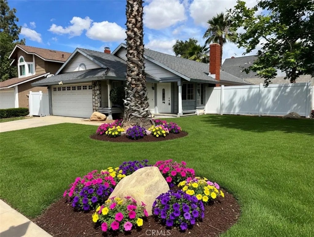 Photo of 26104 Dracaea Ave, Moreno Valley, CA 92555 (MLS # CV26087913)