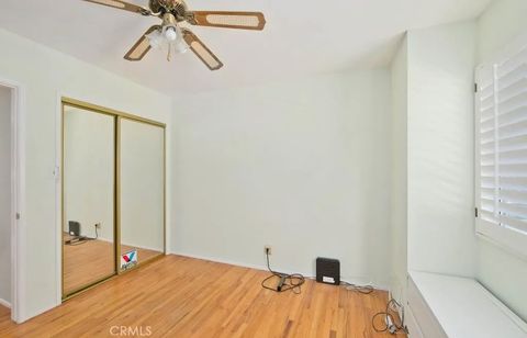 Tiny photo for 6912 Louise Ave, Lake Balboa, CA 91406 (MLS # SR25242955)