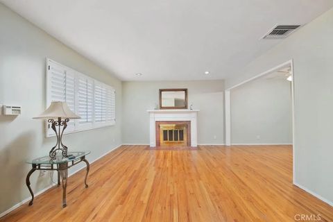 Tiny photo for 6912 Louise Ave, Lake Balboa, CA 91406 (MLS # SR25242955)