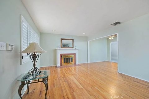 Tiny photo for 6912 Louise Ave, Lake Balboa, CA 91406 (MLS # SR25242955)