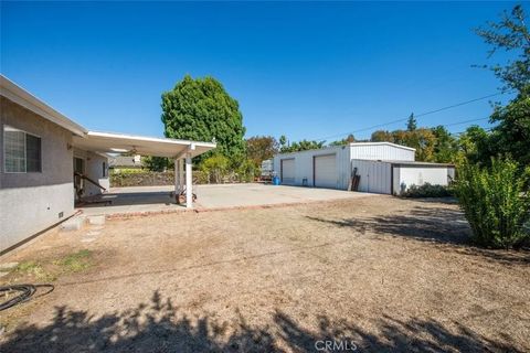 Tiny photo for 6912 Louise Ave, Lake Balboa, CA 91406 (MLS # SR25242955)